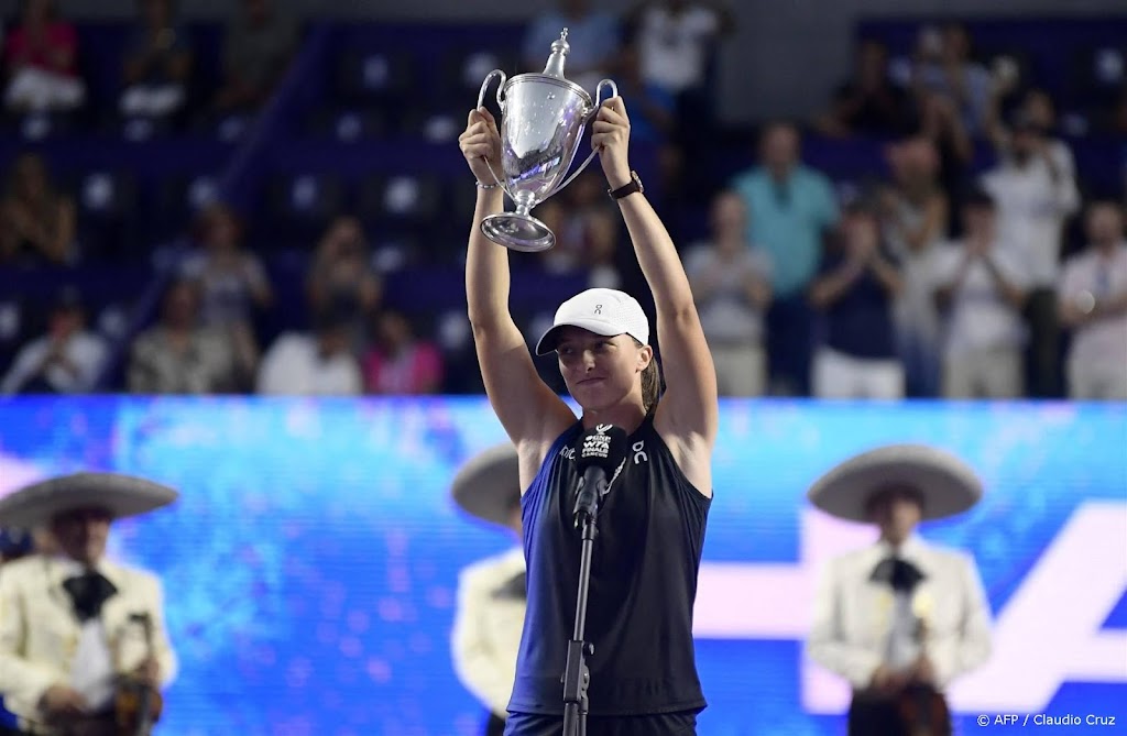 Tennisster Swiatek oppermachtig in eindstrijd WTA Finals