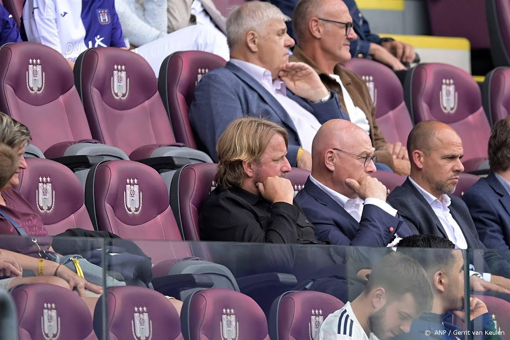 Aandeelhouders Ajax mogen nog niet oordelen over directie en rvc 