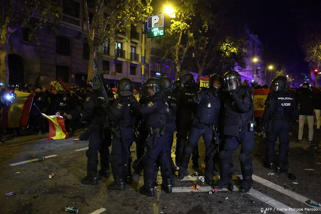 Duizenden protesteren in Madrid tegen amnestiewet Catalanen