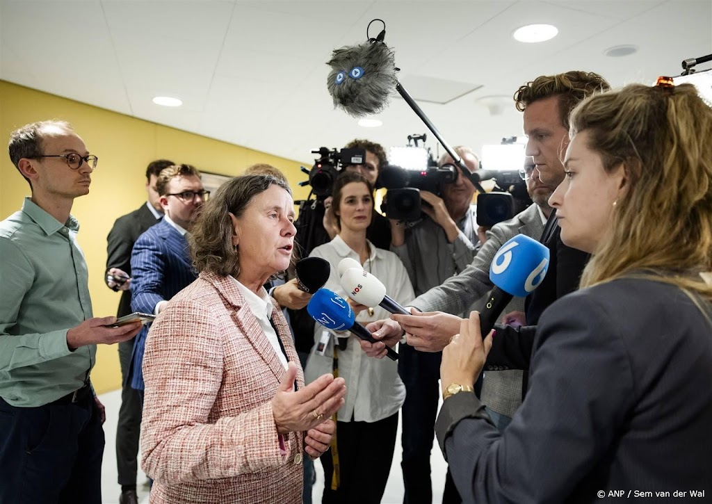 Faber gaat proberen effect strenger asielbeleid uit te rekenen