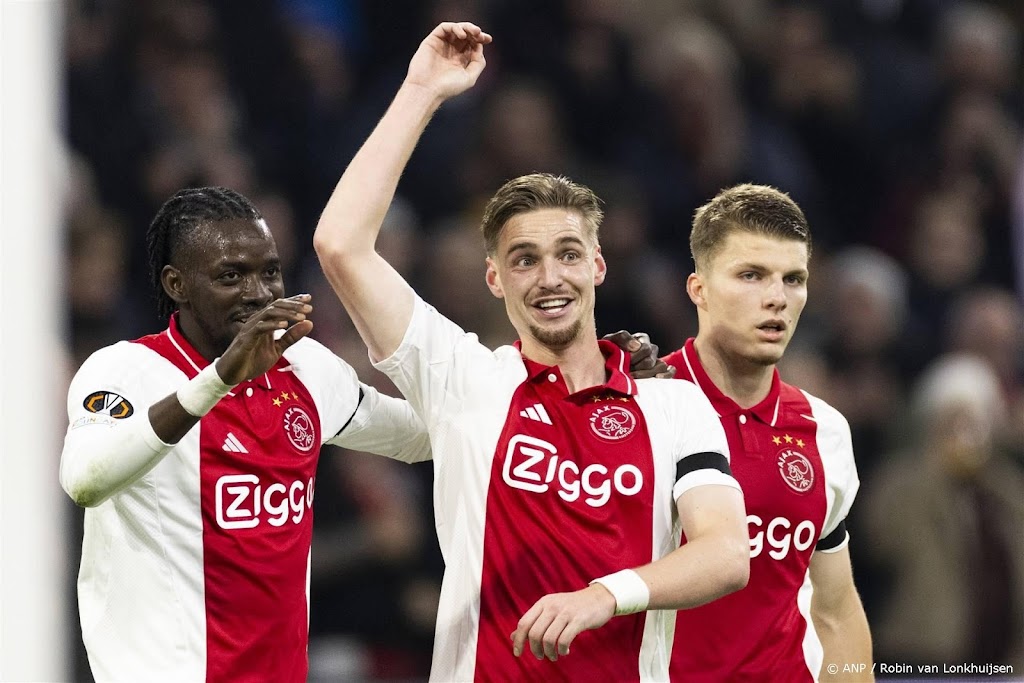 Ajax mist in uitwedstrijd tegen Real Sociedad geschorste Taylor