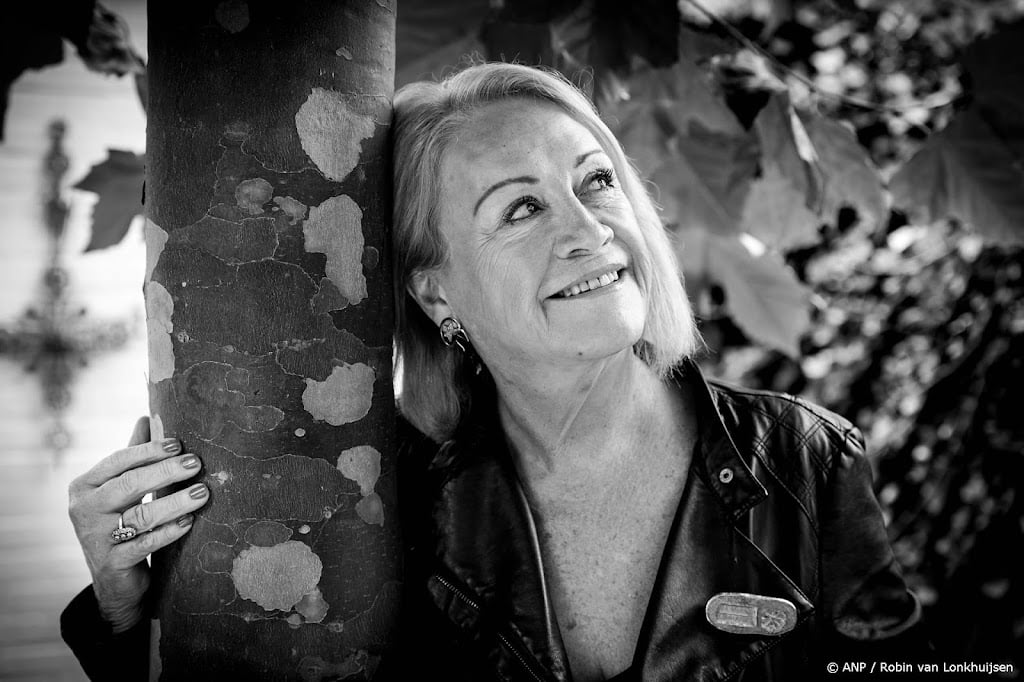 Oud-presentatrice Viola Holt (76) overleden