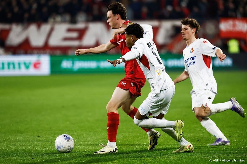 Twente weet ondanks vele kansen niet te scoren tegen Telstar
