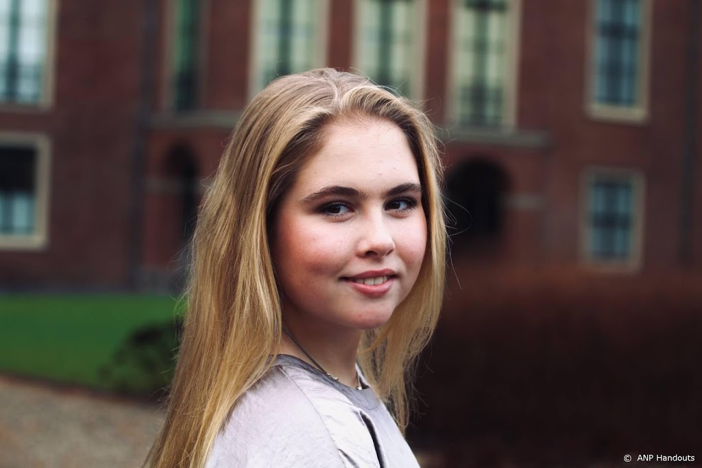 Koning fotografeert Amalia voor verjaardag
