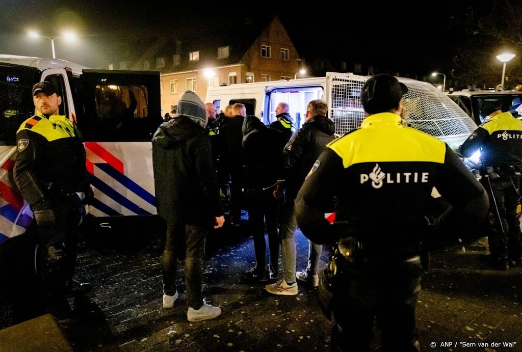 Dertien mensen aangehouden in Den Haag