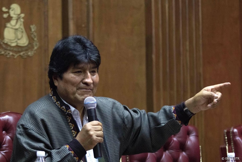 Morales reist van Mexico naar Cuba