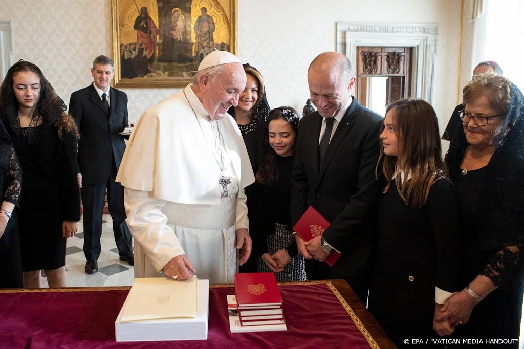 Omstreden premier Malta bij paus