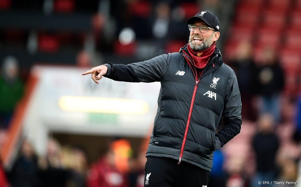 Liverpool heeft het makkelijk na blessure Aké