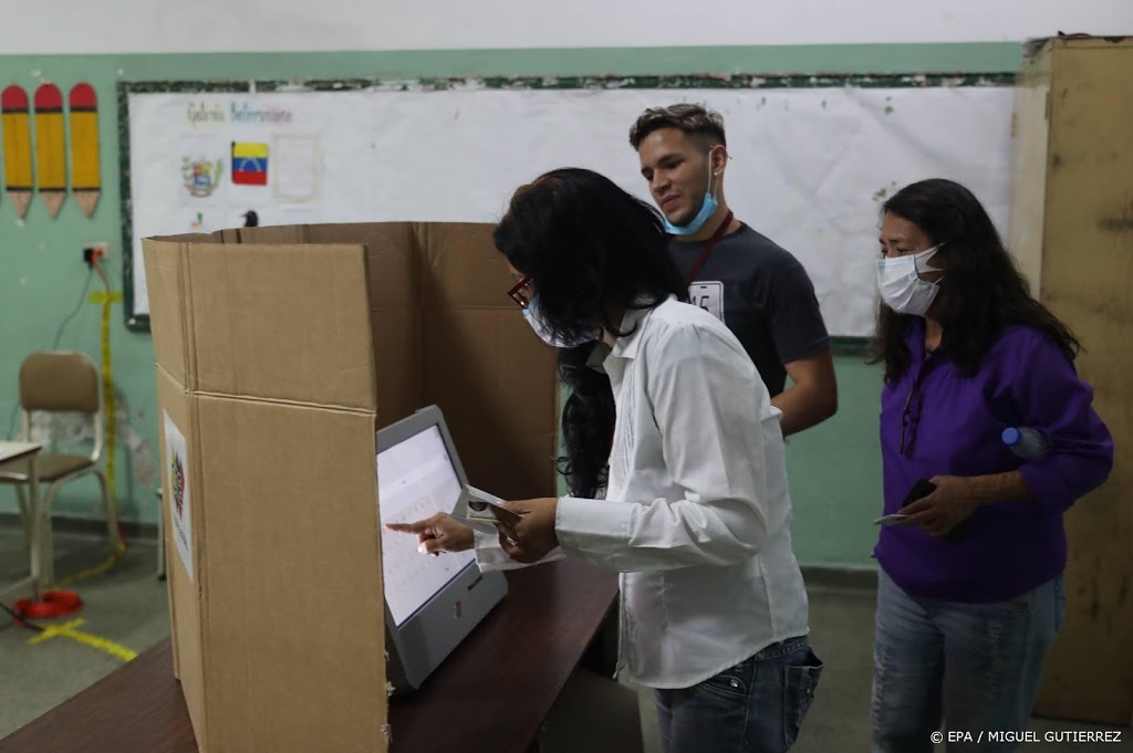 Venezolanen boycotten massaal parlementsverkiezingen, Maduro wint