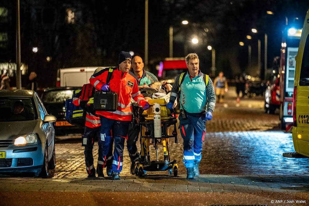 Vier slachtoffers uit ingestorte flat Den Haag naar ziekenhuis