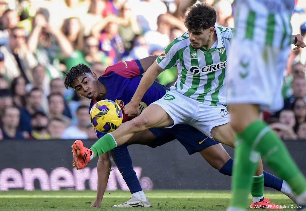 Barcelona verspeelt in extra tijd zege bij Real Betis