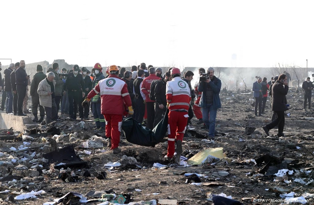 Geen aanwijzingen voor Nederlanders in gecrashte toestel Iran