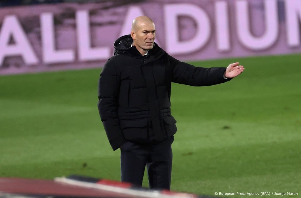 Zidane zaterdag op de bank bij Real Madrid na negatieve test