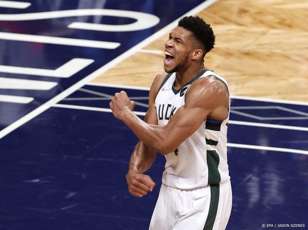 Antetokounmpo leidt Bucks langs Nets in basketbaltopper NBA