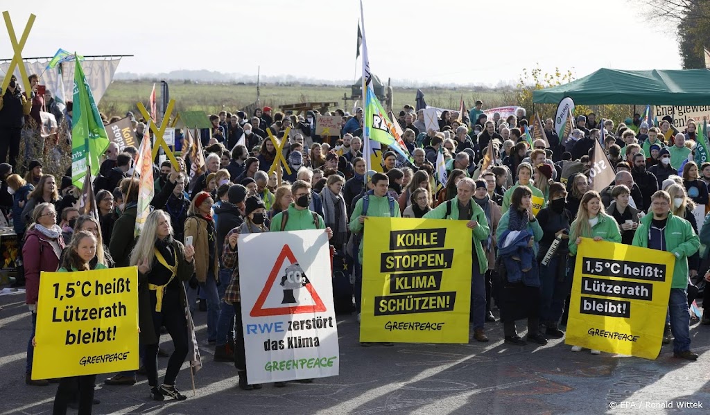 Duizenden actievoerders in bezet 'bruinkooldorp' bij Roermond