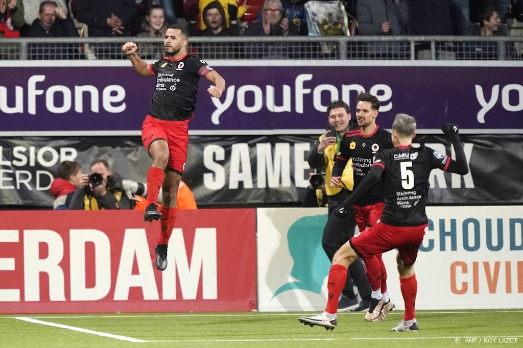 Excelsior wint nipt van Groningen en verpest debuut Van der Ree