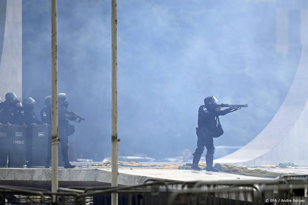 Veiligheidstroepen ontzetten overheidsgebouwen in Brasilia 