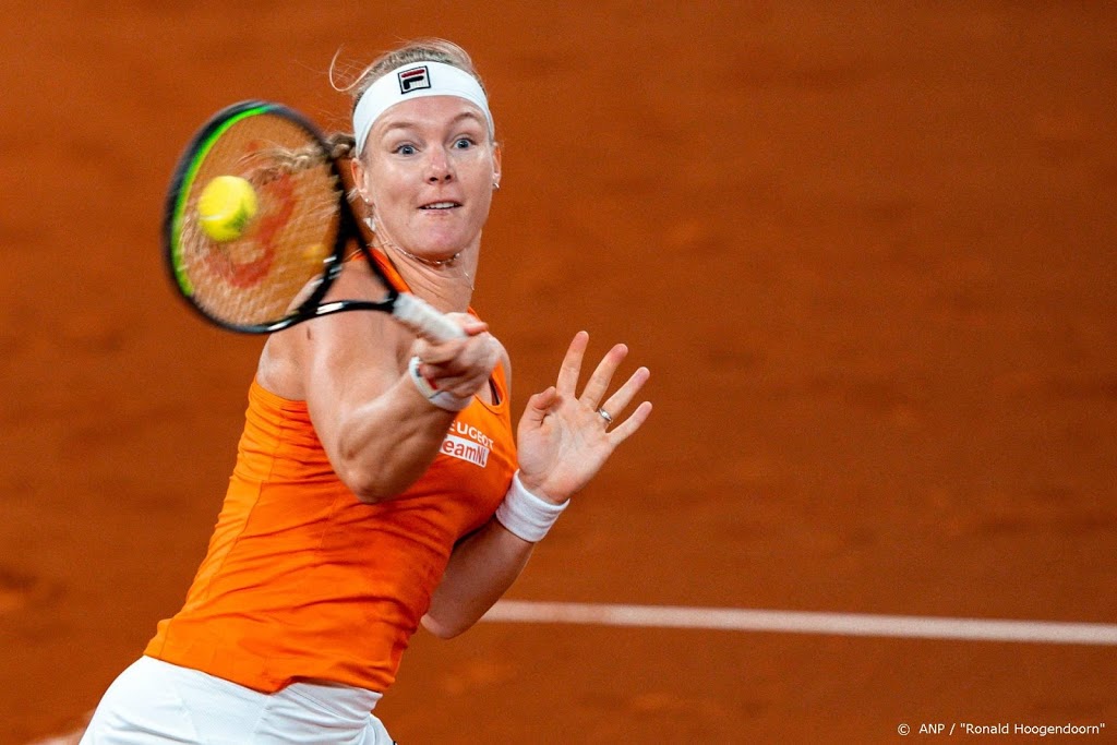 Bertens verslaat Sabalenka en zet Oranje weer op voorsprong