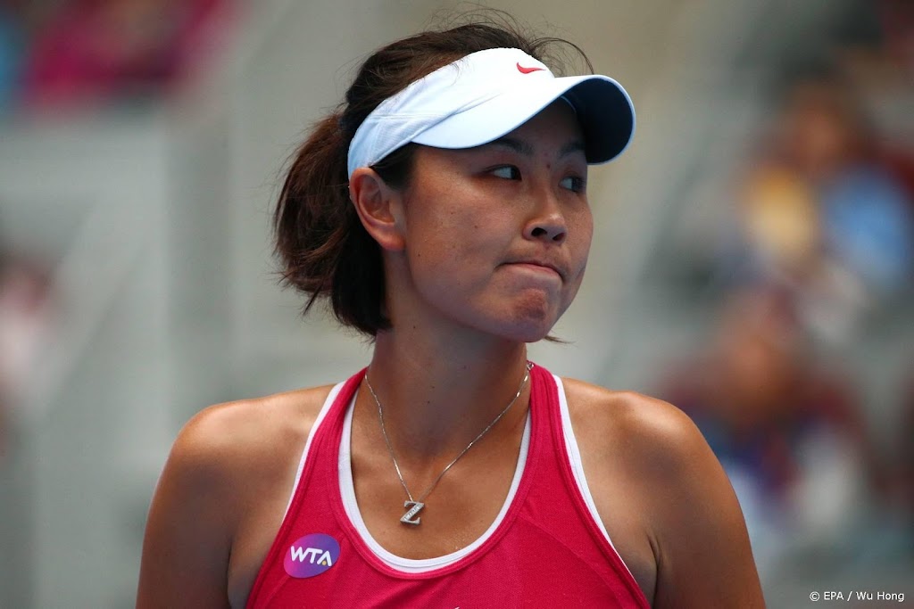 Tennisster Peng ziet China goud winnen bij freestyle skiën
