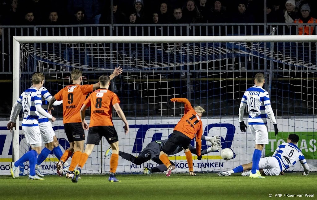 SV Spakenburg schakelt VV Katwijk uit in beker na strafschoppen 
