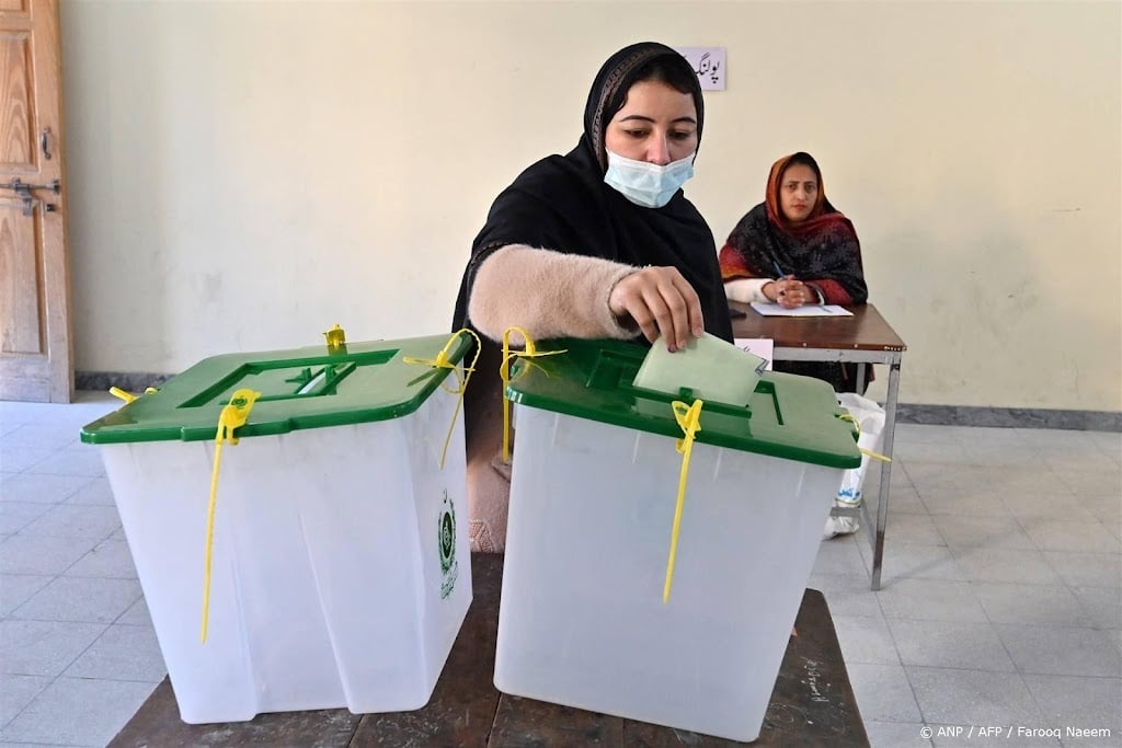 Pakistan schort mobiele telefoondiensten op vanwege verkiezingsdag
