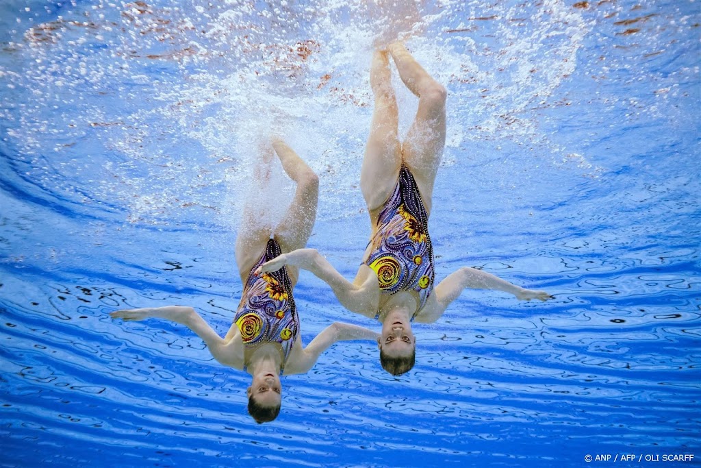 Synchroonzwemsters De Brouwer pakken zilver op WK