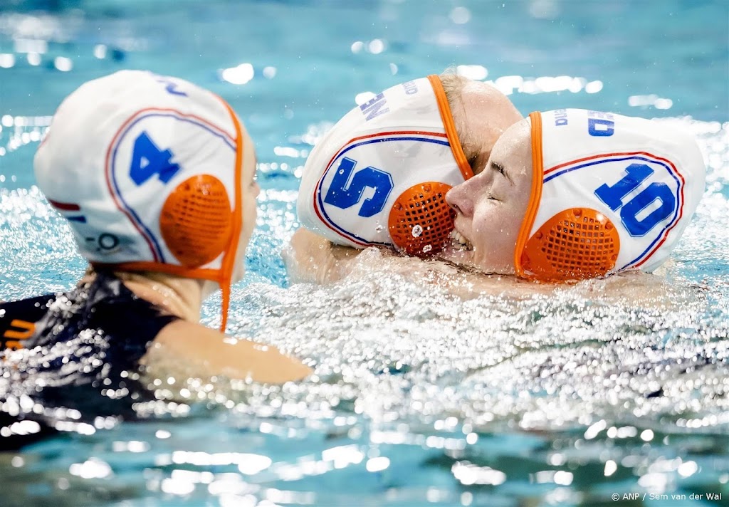 Waterpolosters op WK ook veel te sterk voor Brazilië