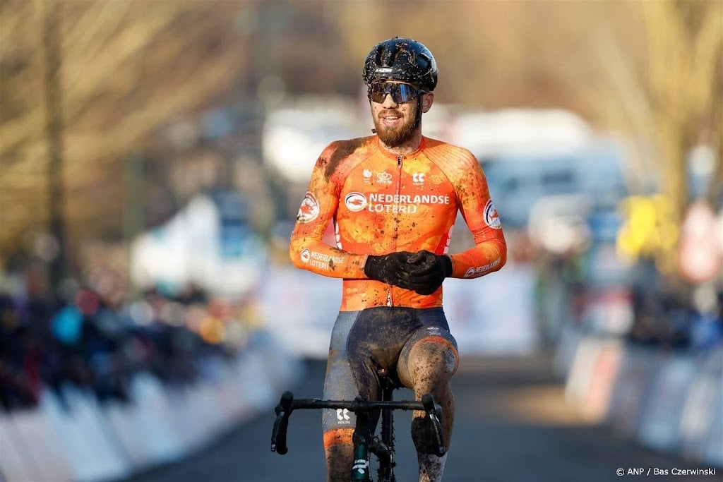 Nieuwenhuis wint na pechjaar laatste veldrit uit de Superprestige