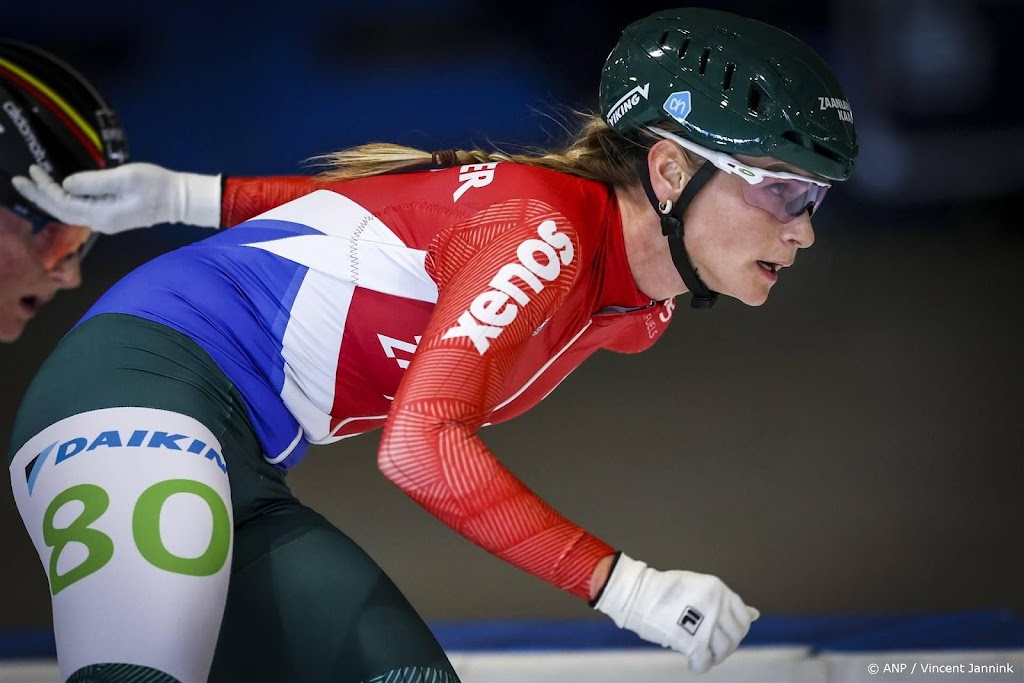Olympisch kampioene Schouten achtste bij terugkeer op het ijs