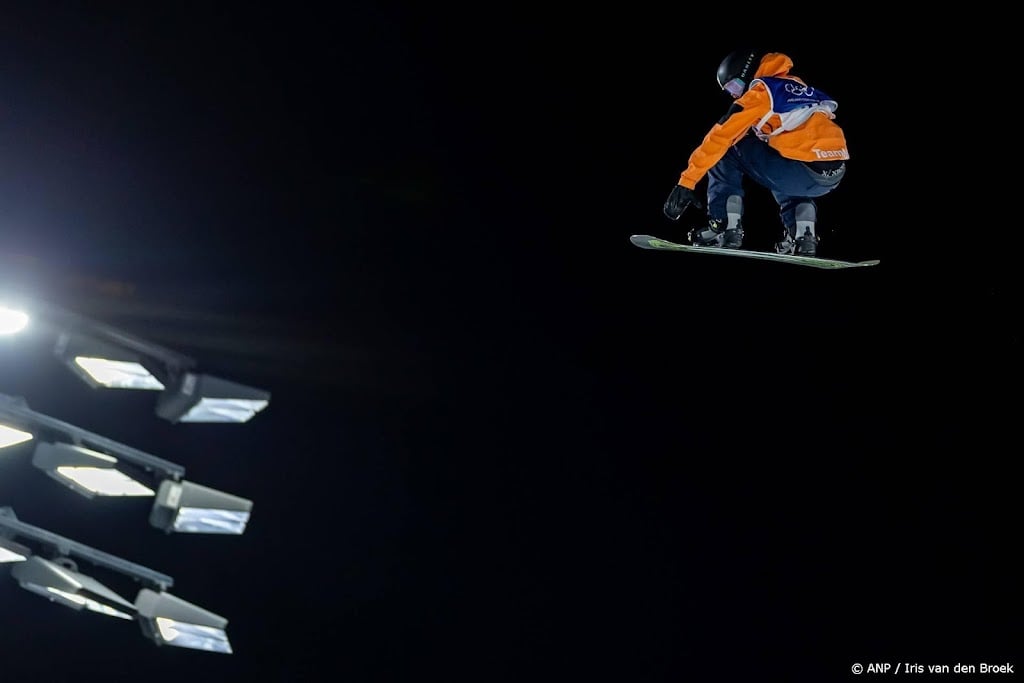 Snowboardsters Peperkamp en Van Vreden lopen finale big air mis