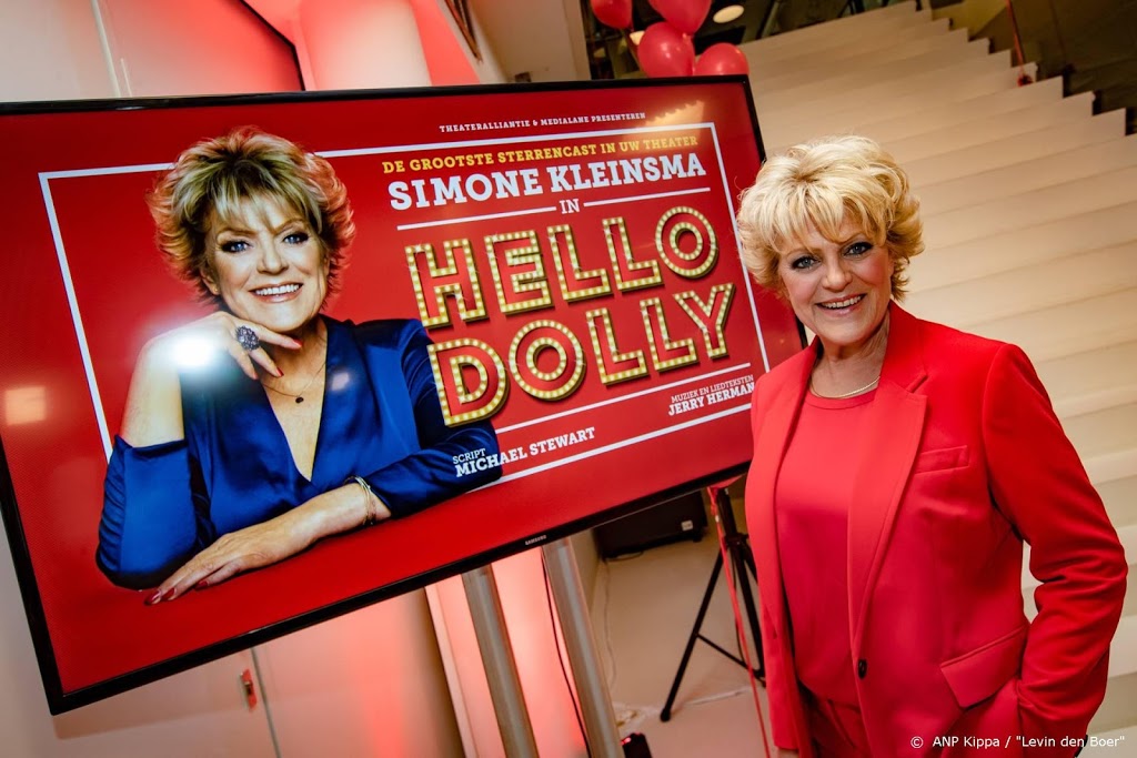 Simone Kleinsma beter, première Hello Dolly! gaat door