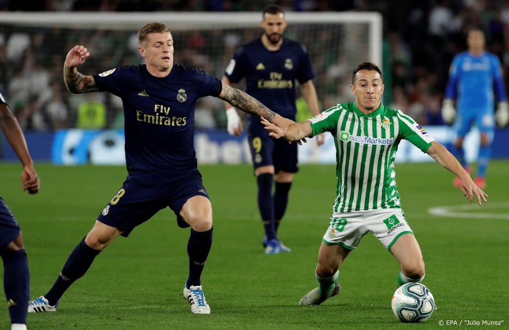 Real Madrid verliest en verspeelt koppositie aan Barcelona