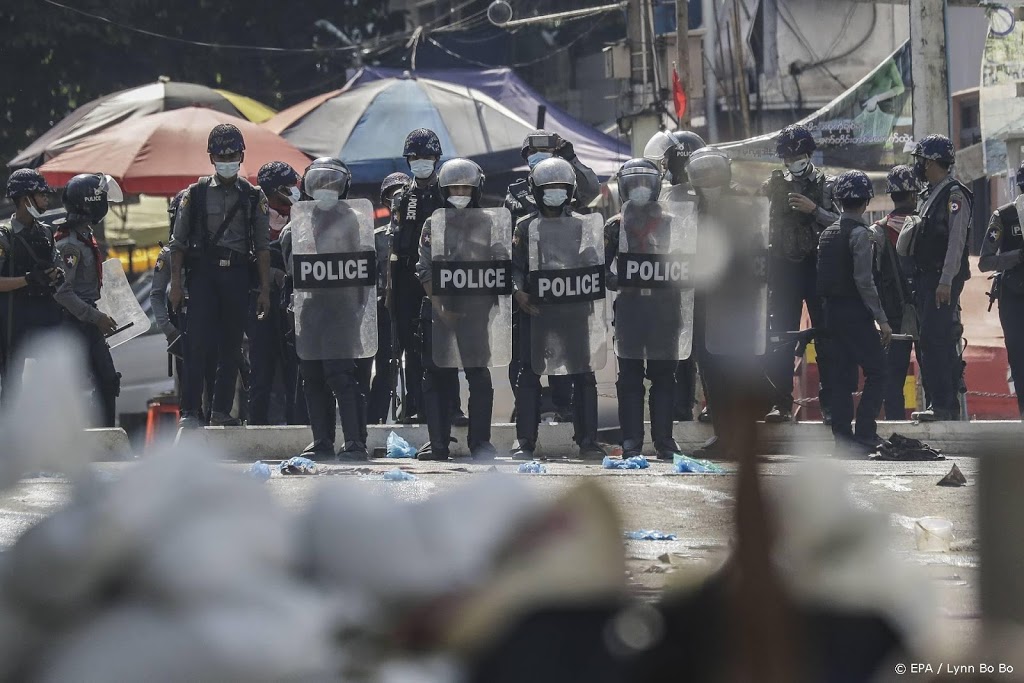 'EU wil leger Myanmar in portemonnee raken'