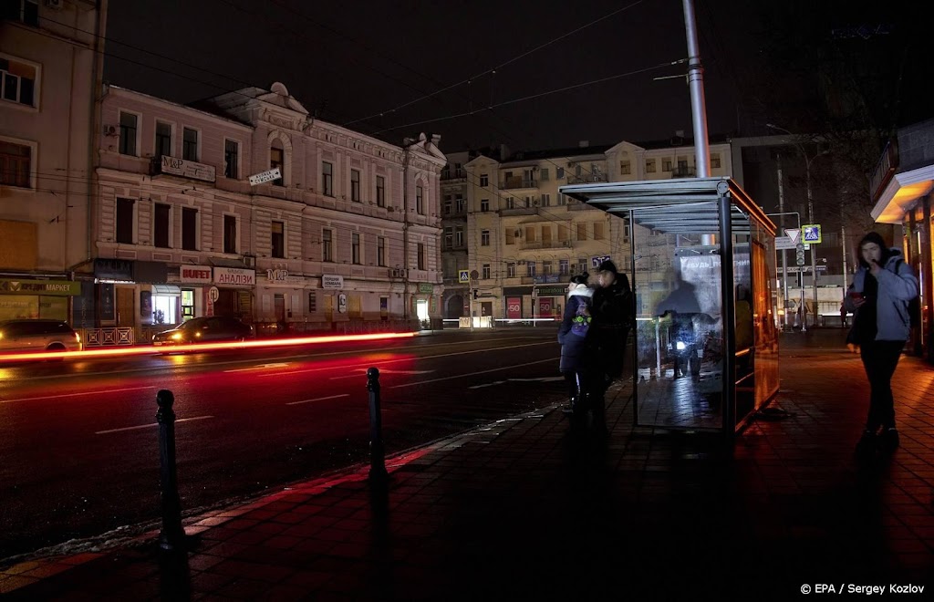 Weer straatverlichting in Charkiv na ruim een jaar duisternis