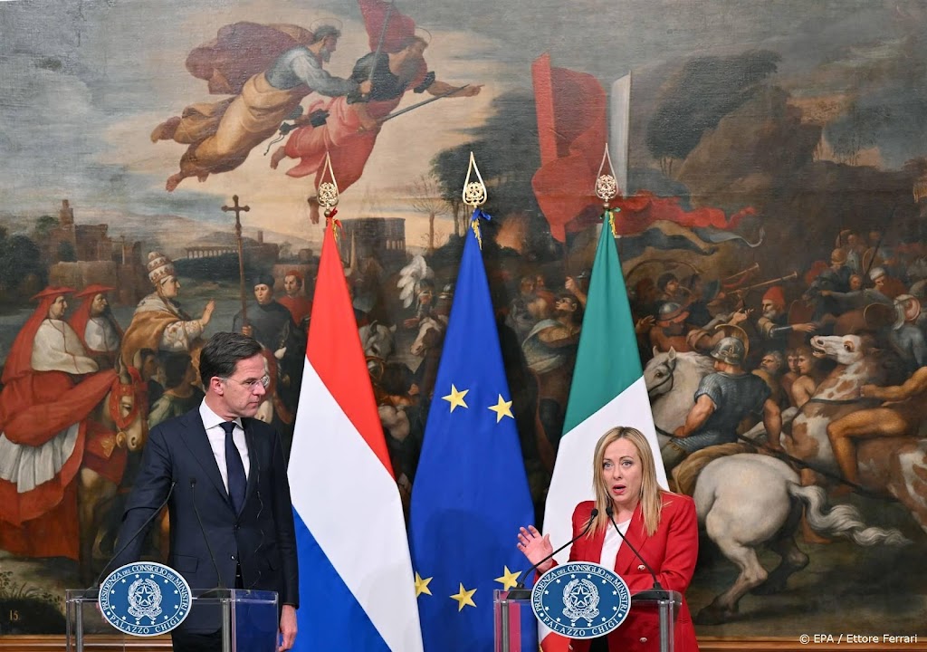Rutte praat in Rome met premier Meloni over migratie