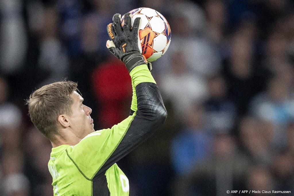 AZ verkoopt reeds verhuurde keeper Vindahl aan Sparta Praag
