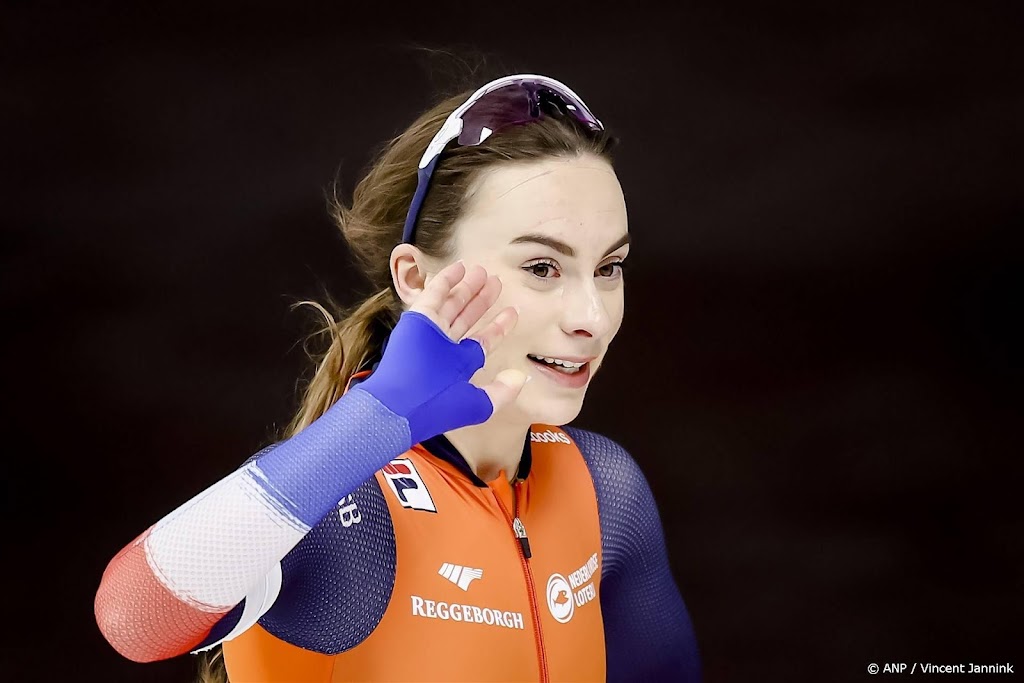 Schaatsster Kok pakt bij WK sprint zilver achter Japanse Takagi