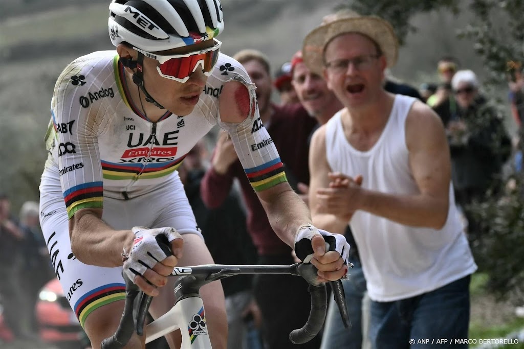 Pogacar wint Strade Bianche voor derde keer ondanks val