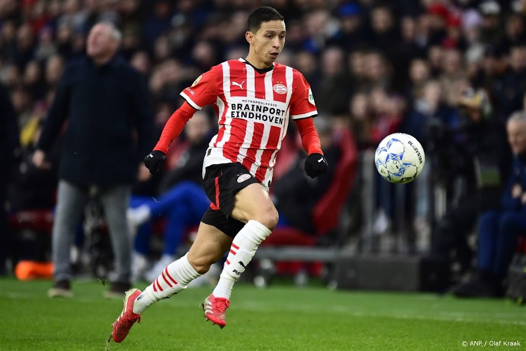 Mauro Júnior terug bij PSV, Bosz laat basisploeg verder intact