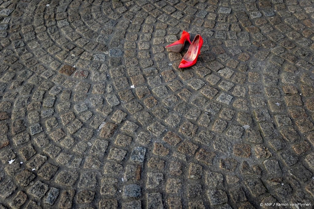 Slachtoffers van femicide herdacht bij demonstratie op de Dam