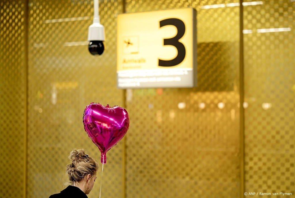 Gestrande Nederlanders uit Oman maandag naar Schiphol via Egypte