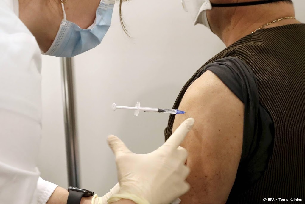 Gezondheidsraad: geef 60-minners wel herhaalprik AstraZeneca