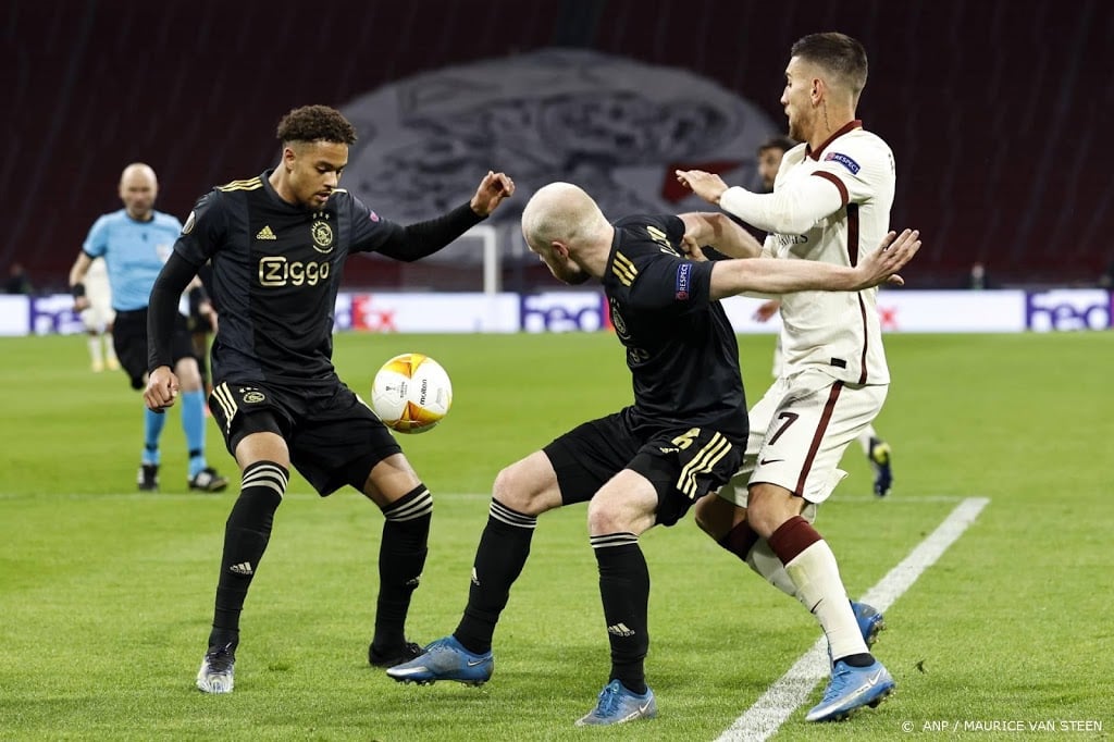 Persoonlijk fouten breken Ajax op tegen AS Roma