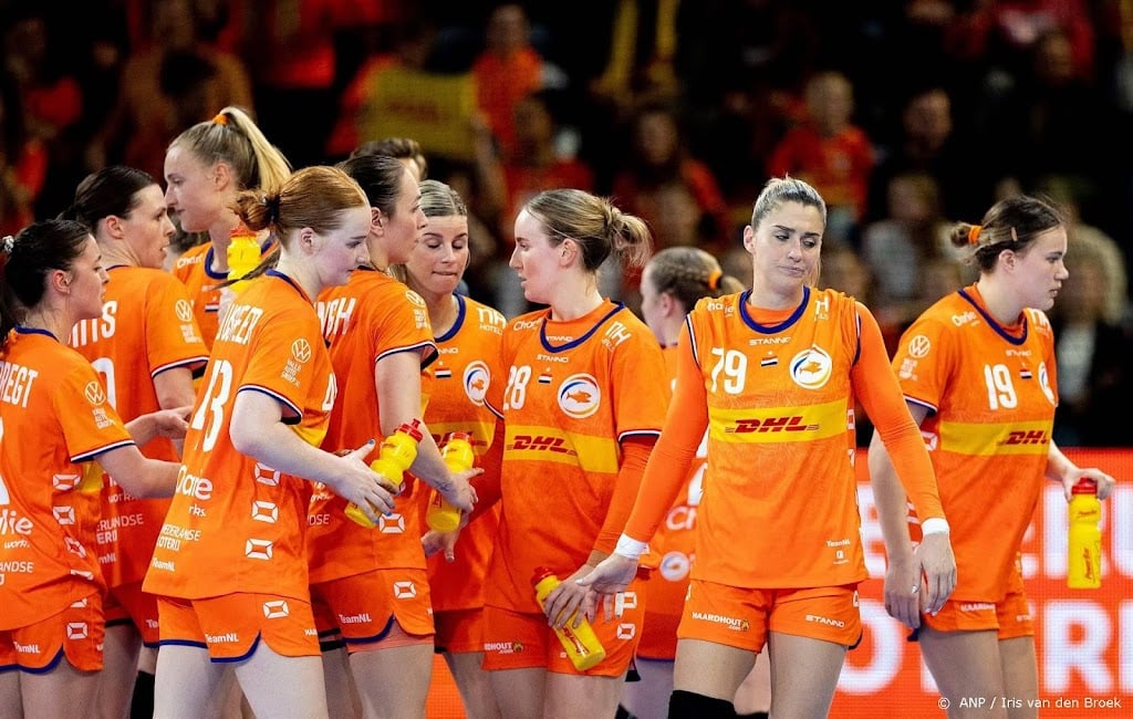 Handbalsters winnen na inhaalrace in oefenduel opnieuw van Zweden