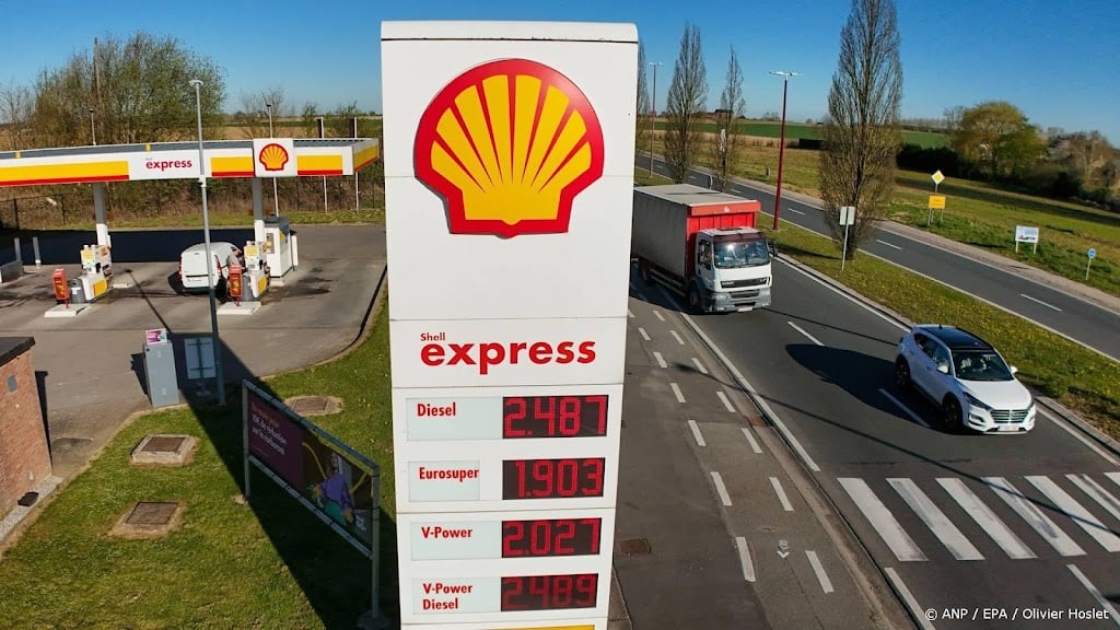 Olieprijzen kelderen, maar daling aan pomp gaat in kleine stapjes