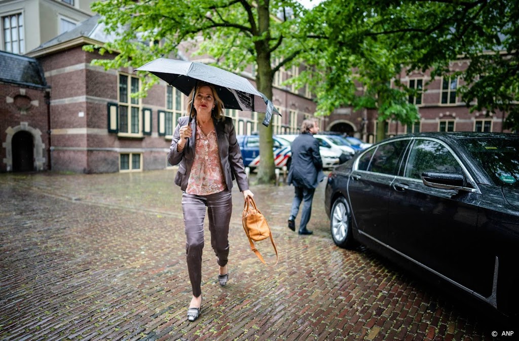 Touringcarbranche wil bijspringen in openbaar vervoer