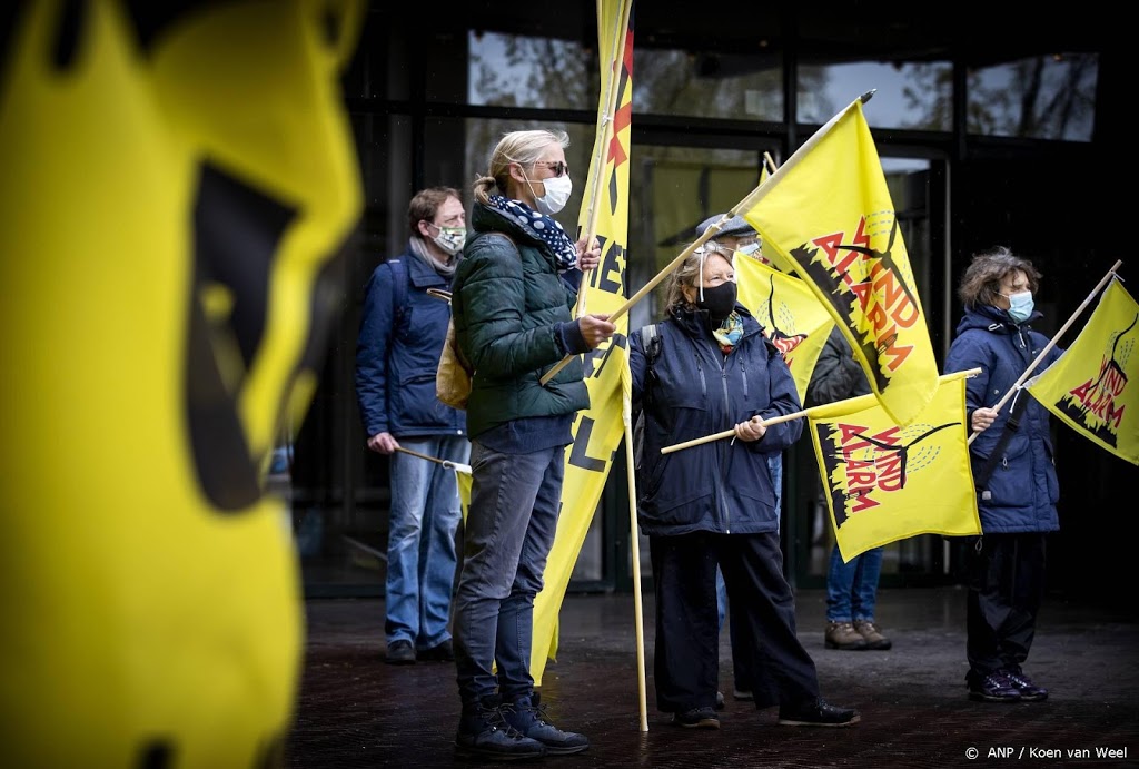 Protest tegen grote windmolens in Amsterdam