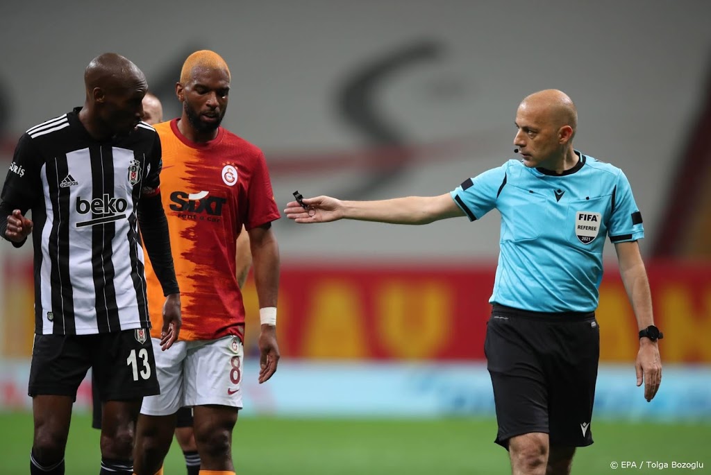 Galatasaray brengt dankzij Babel spanning terug in titelstrijd