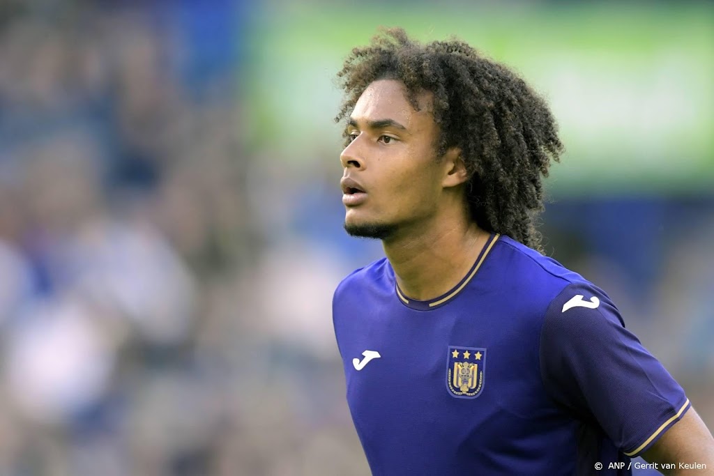 Anderlecht mede door Zirkzee ruim langs Antwerp
