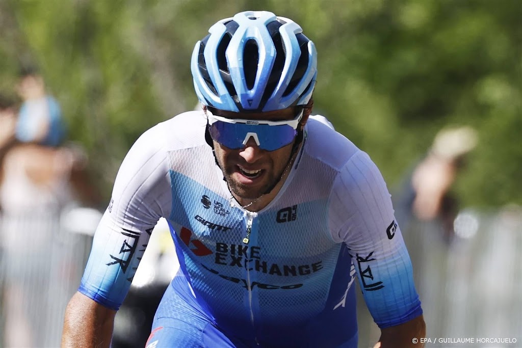 Matthews sprint naar ritwinst in Giro d'Italia